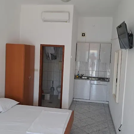 Apartment Menalo