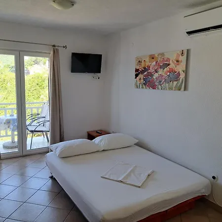 Menalo Apartment