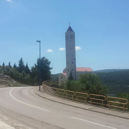 Menalo * Neum